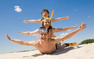 ragazzi in spiaggia